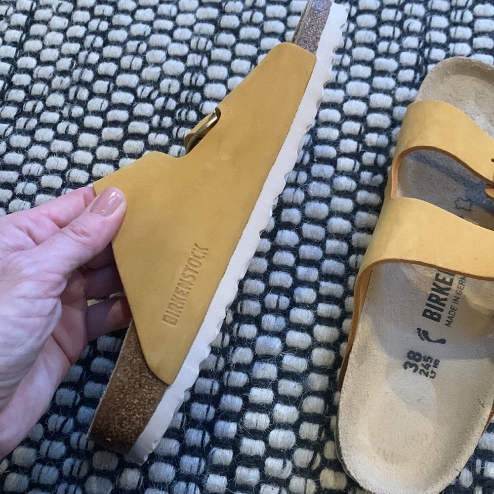 New Without Tags Big Buckle Arizona 38 Sandals - Picture 4 of 6